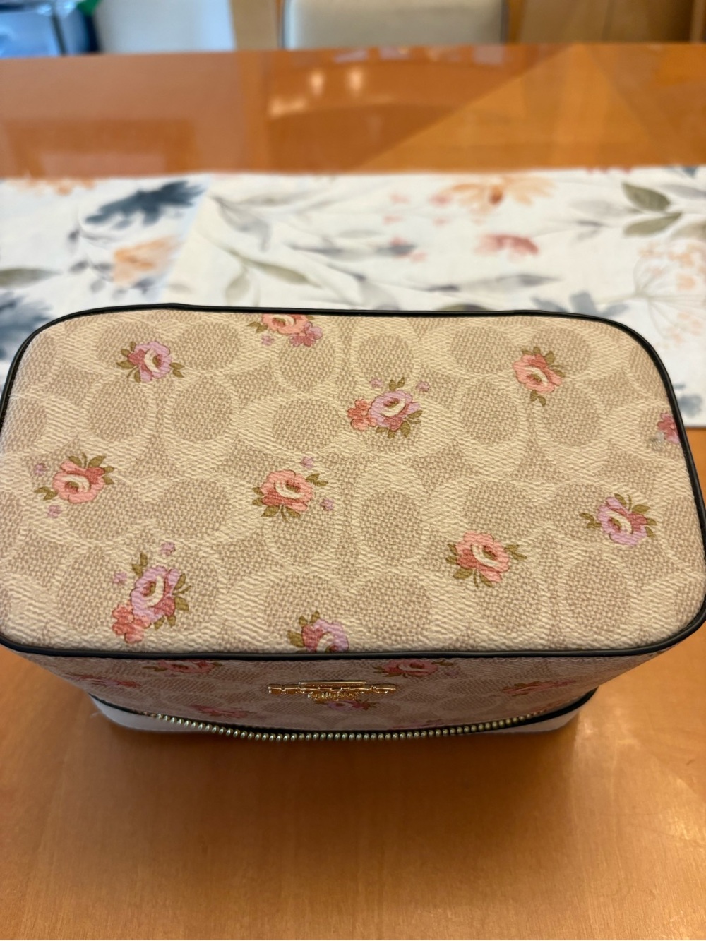 Coach Outlet Cosmetic Case In Floral Signature Canvas - Picture 8 of 8